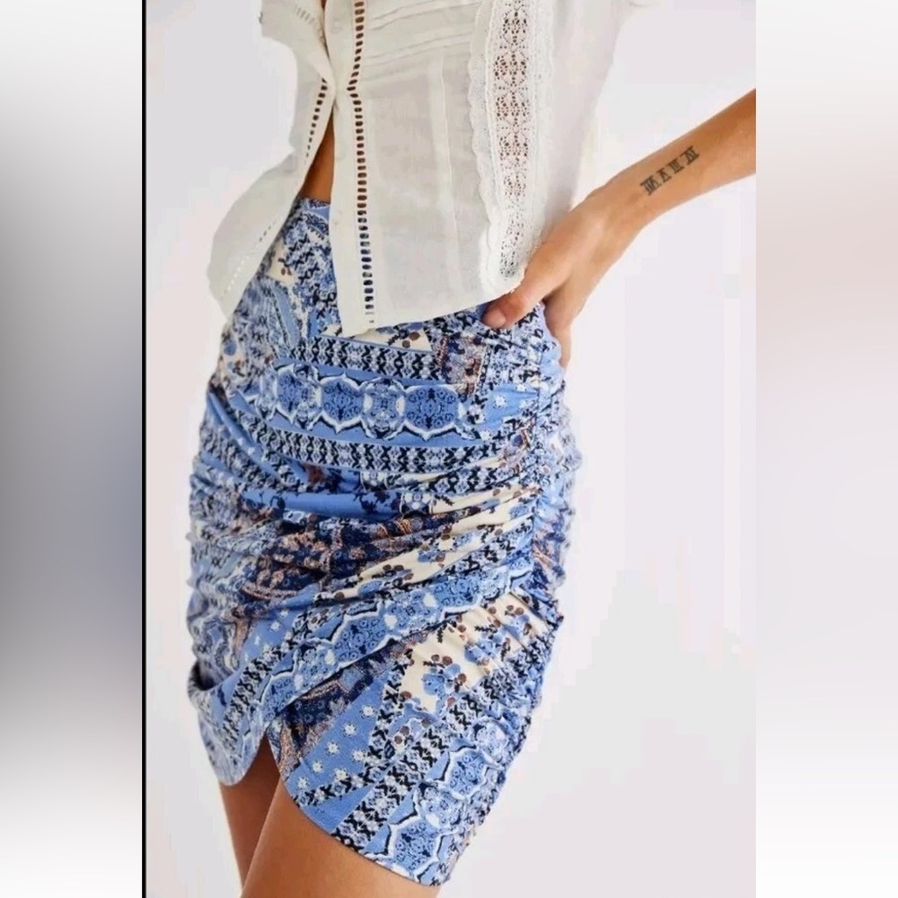 Free People She's Something Else True Blue Ruched Bandana Festival Mini Skirt XS